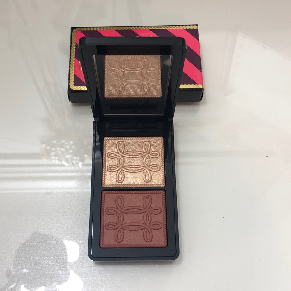 MAC Nutcracker Sweet Copper Face Compact